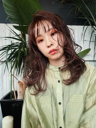 ロング M. YURIのヘアスタイル