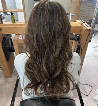 ロング カラー Sia中野新橋　店長 田中　優莉乃のヘアスタイル