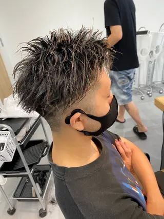 ショート パーマ 鍋島 拓真のヘアスタイル