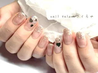 ミディアム さくらや❤ パラジェル使用のネイルデザイン