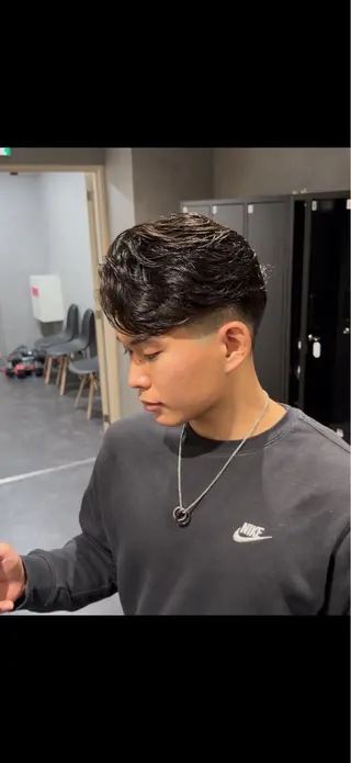 ミディアム パーマ メンズ メンズパーマ特化 美容師kouyaのヘアスタイル