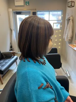 ミディアム カラー nowhere ノーウェアのヘアスタイル