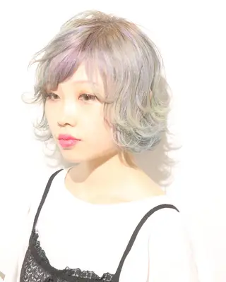 ミディアム カラー パーマ ヘアアレンジ ハイトーン特化🤍 浦住のヘアスタイル