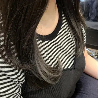 カラー セミロング 関口 友菜のヘアスタイル