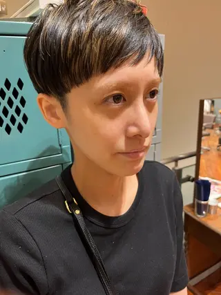 ショート ｼｮｰﾄｶｯﾄ 梅田 山下　すみれのヘアスタイル
