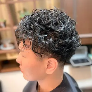 ミディアム パーマ メンズ ヨリソイhair salon所属・浦添メンズ 経験20年／のヘアスタイル