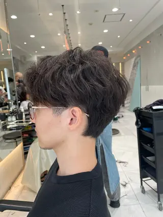 メンズ オリーブ カラー✨有坂映哉のヘアスタイル