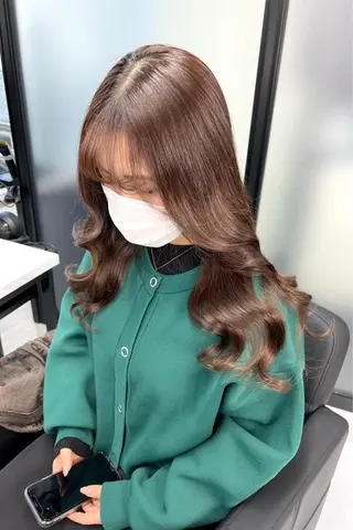 ロング カラー シールエクステ特化 ハイトーン、NANAのヘアスタイル