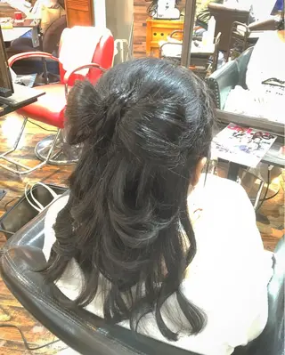セミロング ヘアアレンジ 川名 充✂️のヘアスタイル