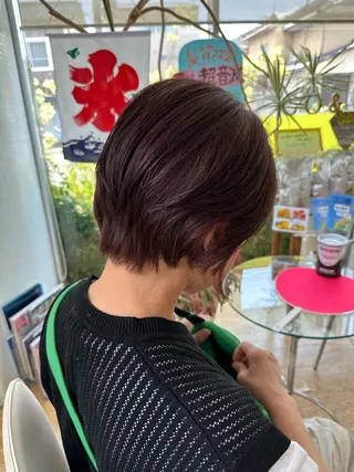 ショート カラー 山本 瑠華のヘアスタイル