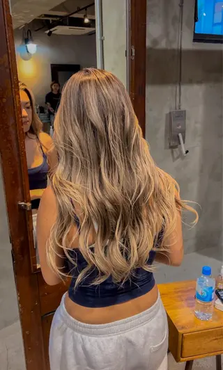 セミロング カラー 海外デザイン🇺🇸 石渡諒太のヘアスタイル