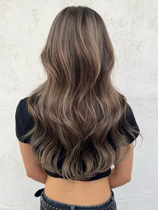 ロング カラー モリシゲ ヒカリ🦕🐬のヘアスタイル