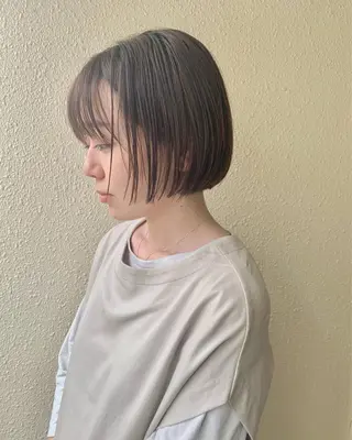 ショート カラー iLi 《イリ》のヘアスタイル