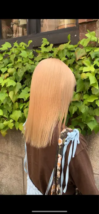 セミロング カラー れい🫧 ハイトーン特化のヘアスタイル