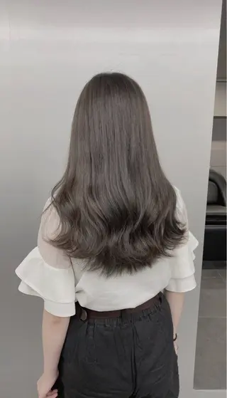 セミロング カラー 透明感/グレージュ/ ミルクティー/ユウトのヘアスタイル