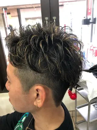 カラー メンズ カ レラのヘアスタイル