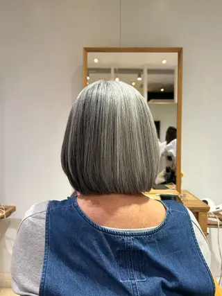 ショート 透明感カラー☁️岩永 侑奈のヘアスタイル