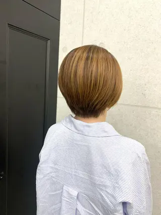 ショート レイヤー ハイトーン 暖色⭐︎KANAKOのヘアスタイル