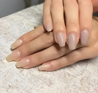 ネイル Lowé いちごのネイルデザイン