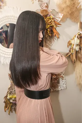 ロング 伊藤 裕貴のヘアスタイル