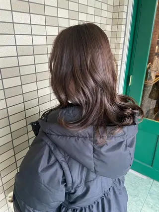 ミディアム カラー 大矢 萌美のヘアスタイル