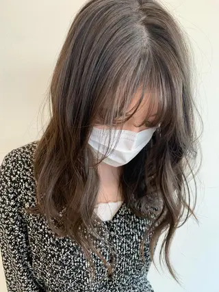 セミロング マツエク・マツパ 鈴木 まりやのヘアスタイル