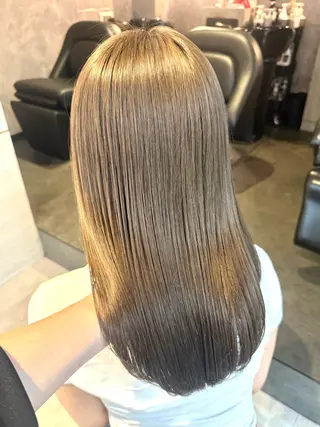ミディアム カラー パーマ ヘアアレンジ 🌱巴結生🌿大宮 ☁️ミルクティーのヘアスタイル