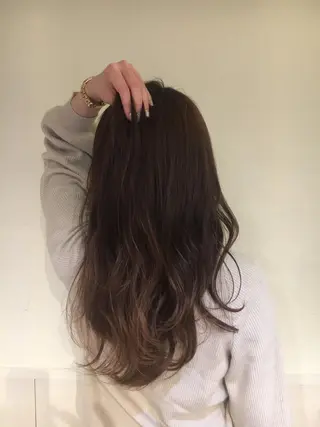 ロング カラー 野崎 ひかりのヘアスタイル