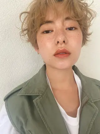 ショート カラー iizuka akiのヘアスタイル