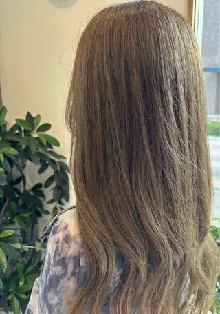 カラー 竹俣 千夏のヘアスタイル