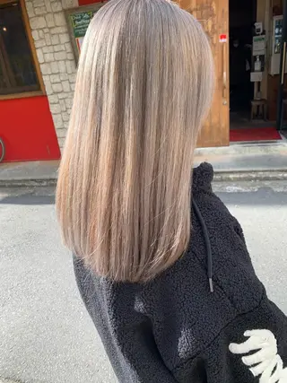 ロング カラー 薄田 珠美のヘアスタイル