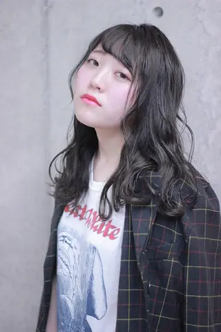 セミロング カラー 及川 光のヘアスタイル
