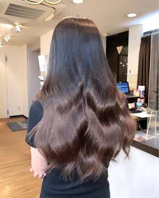 ロング カラー 色ムラ修正の神様 新宿ハイトーンかすみのヘアスタイル