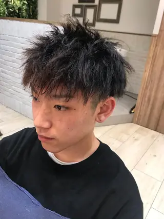 ショート カラー パーマ メンズ 平内 賢人のヘアスタイル