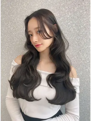 セミロング カラー 髪質改善デザイナー &mirai ryoのヘアスタイル