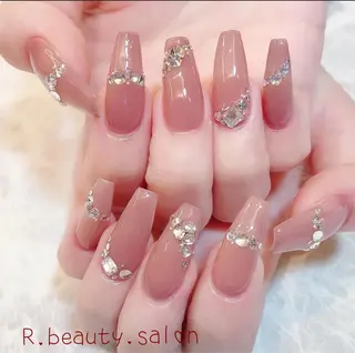 ネイル R.beauty サロンのネイルデザイン