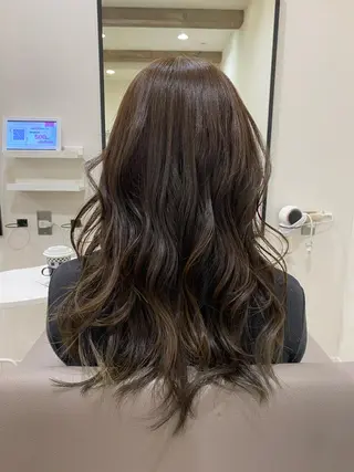 セミロング カラー Ashanti 磯崎のヘアスタイル