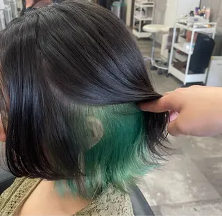 ショート カラー 藤田 麗安のヘアスタイル