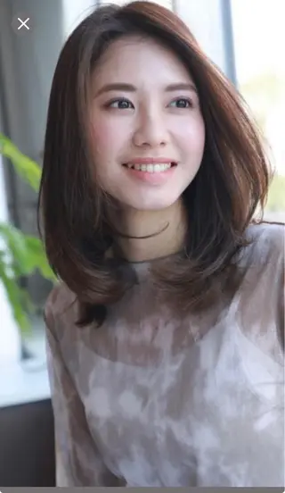 セミロング 齋藤 美咲のヘアスタイル