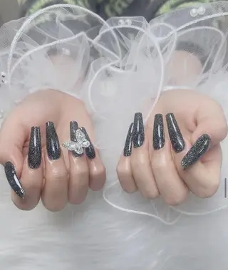 ネイル Hin Nailsのネイルデザイン