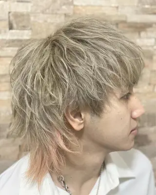 ショート カラー 色ムラ修正の神様 新宿ハイトーンかすみのヘアスタイル