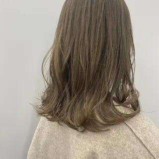 カラー hana ROCCO3rdのヘアスタイル