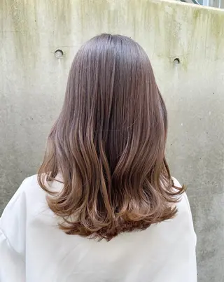 ミディアム レイヤーカット /透明感カラー西田のヘアスタイル