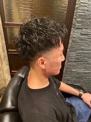 ショート パーマ メンズ ヒロ銀座ヘアーサロン BARBER SHOP広島本店所属・岡本 宗士のヘアスタイル