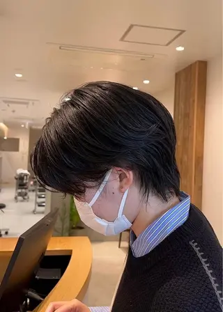 ショート パーマ メンズ 山口 陸のヘアスタイル