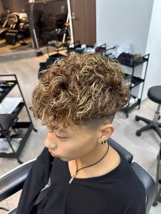 カラー パーマ メンズ 🇺🇸大宮パーマ 波巻き/ツイスパのヘアスタイル