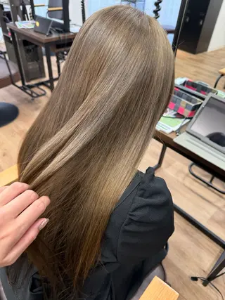 ロング A.casa まつおかのヘアスタイル
