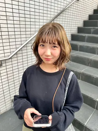 ミディアム カラー 宮川 日菜子のヘアスタイル