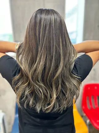 セミロング yoshihara yuukiのヘアスタイル