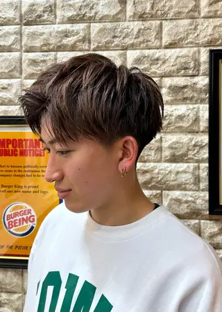 メンズ ハイトーン/デザイン カラー/大輔のヘアスタイル